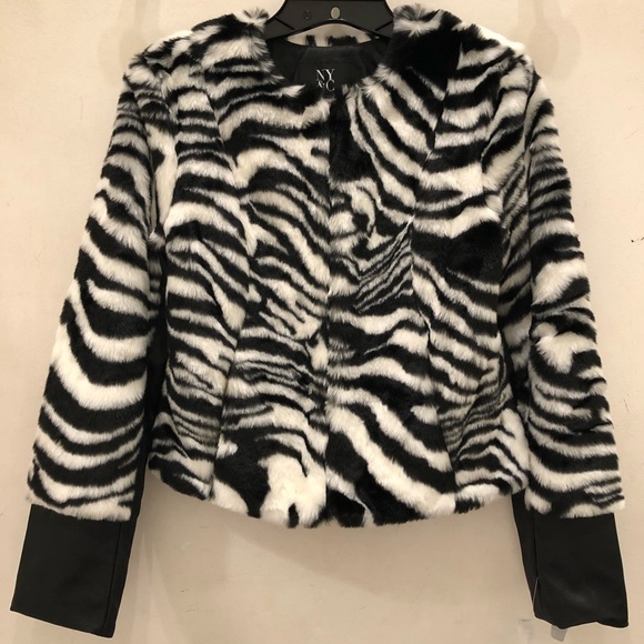 🗽NY & Co. 🙌🏼 Zebra🦓 faux fur PUjacket NWT 💯% - Picture 2 of 8